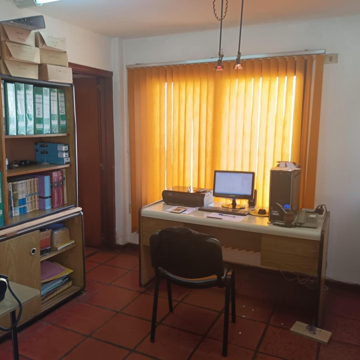 venta de Importante inmueble comercial camino general Belgrano a 300 mts de calchaquí