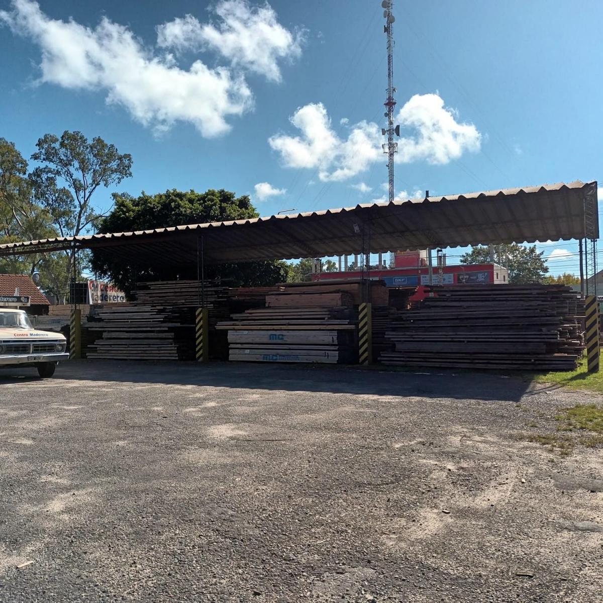 Foto de venta de Importante inmueble comercial camino general Belgrano a 300 mts de calchaquí, imagen 2
