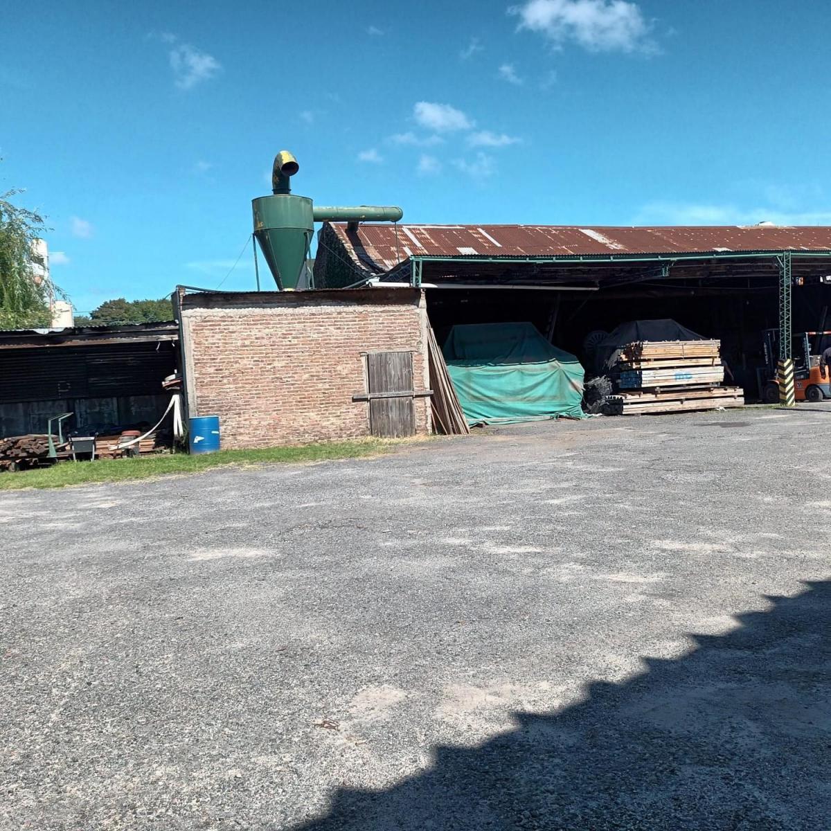 Foto de venta de Importante inmueble comercial camino general Belgrano a 300 mts de calchaquí, imagen 5