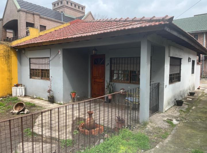 Alquiler de Chalet al frente calle 102 al 138  1