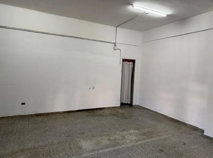 Local en alquiler en Quilmes Oeste  3