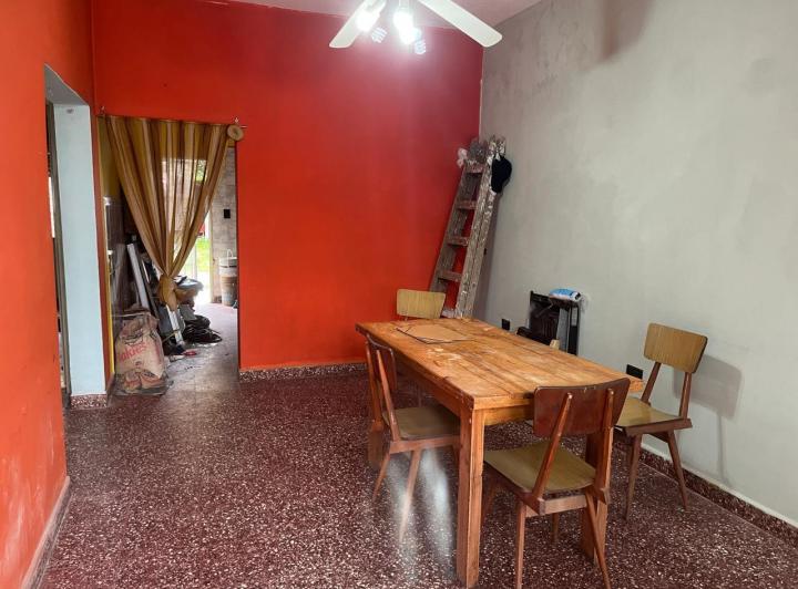 Alquiler de casa lindera con Feria Senzabello, Florencio Varela 3