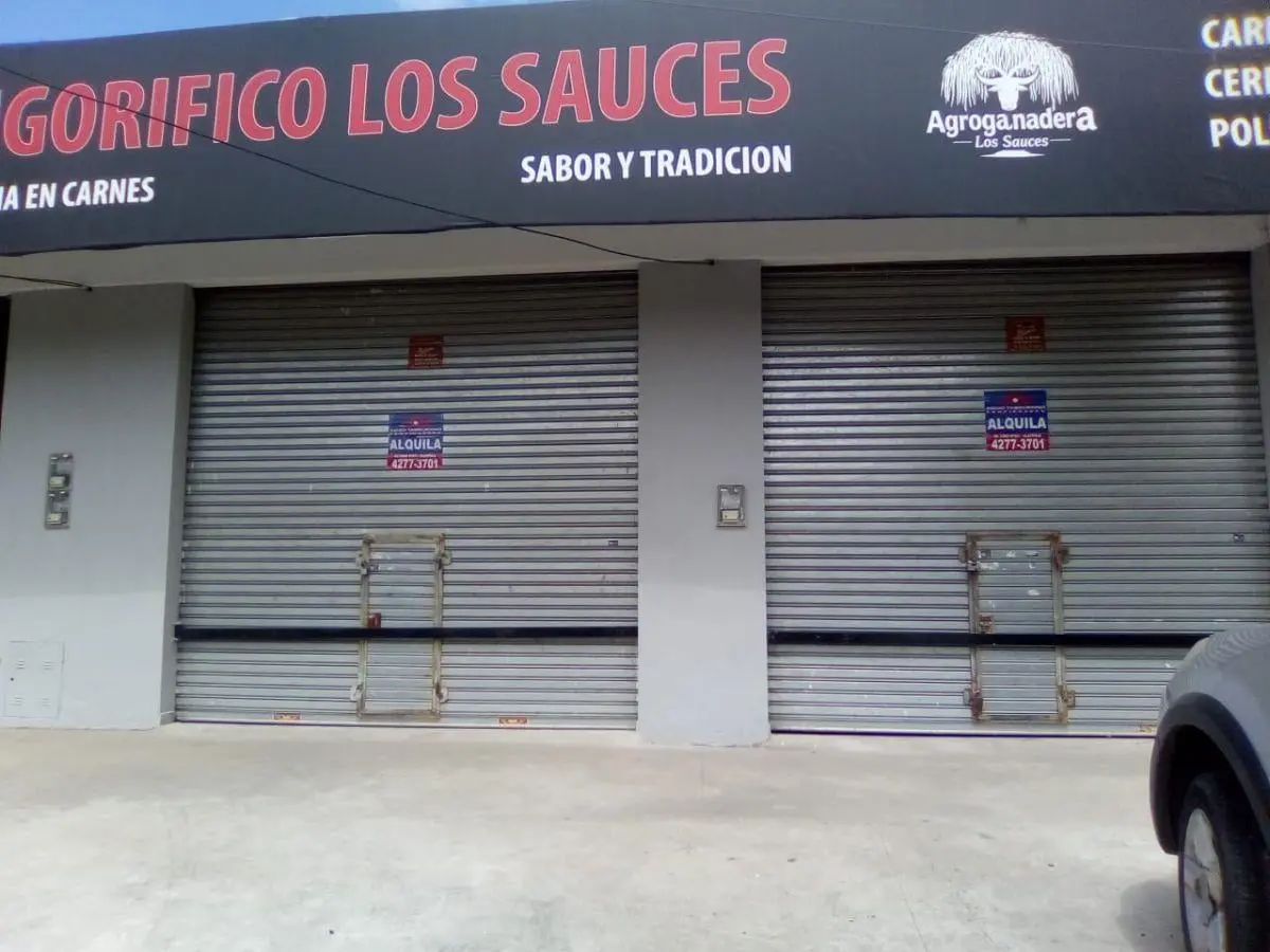 Alquiler de 2 locales a mts de Estación Solano 2