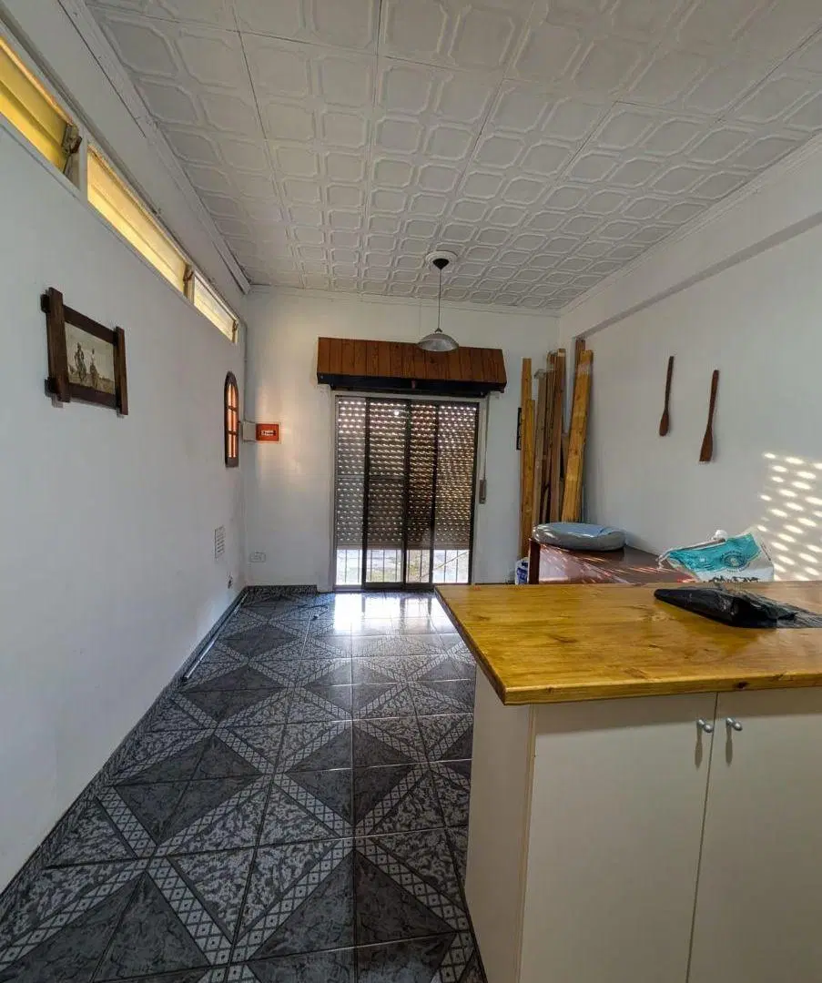 Alquiler de amplio Depto en 1° piso a 150 mts de av Calchaquí 4