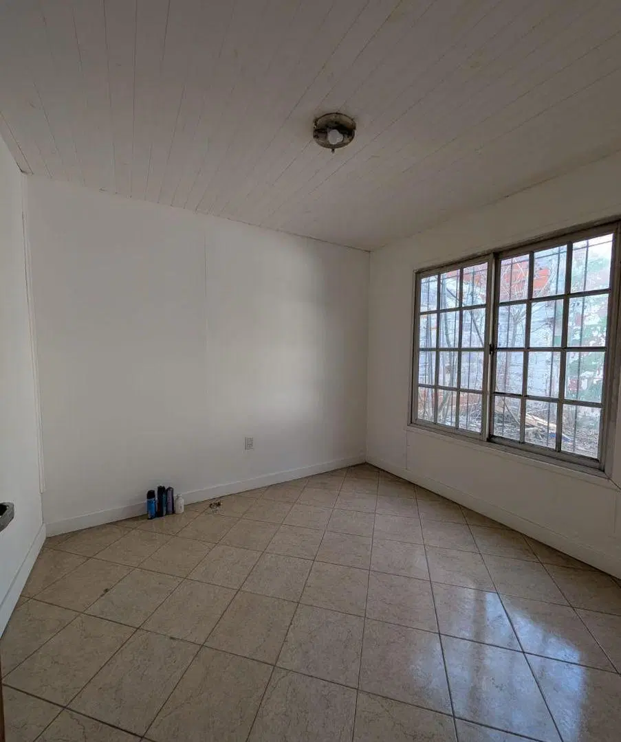 Casa 3 ambientes a mts de Av Calchaquí ALQUILER 8
