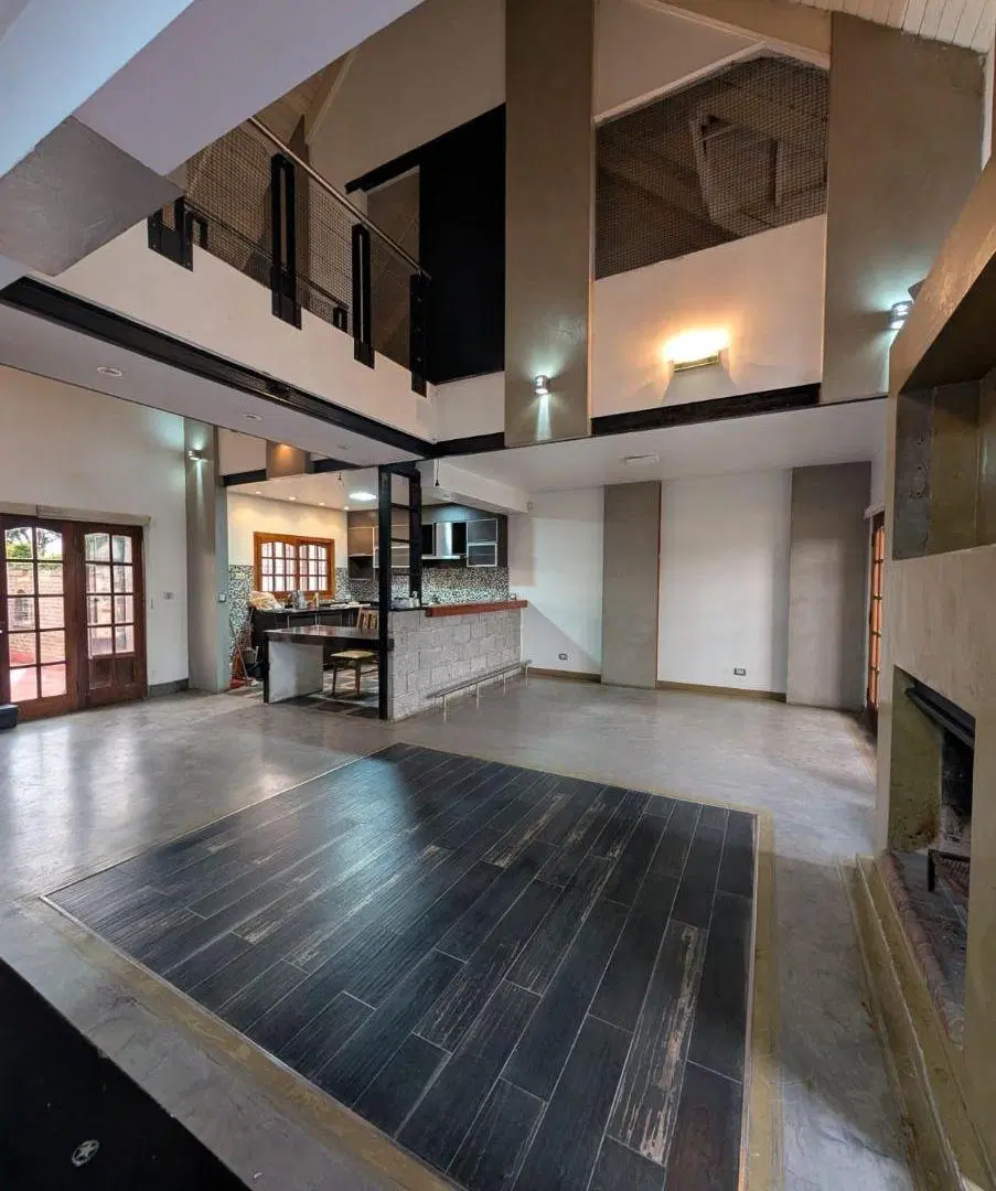 Alquiler De importante Chalet en Av R. de Francia Quilmes oeste 1
