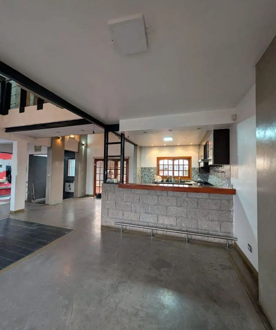 Alquiler De importante Chalet en Av R. de Francia Quilmes oeste 5