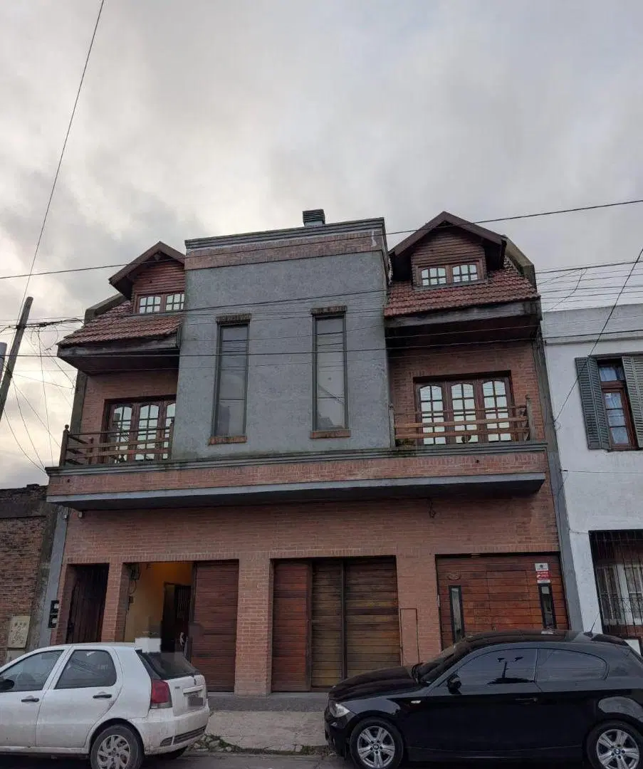 Alquiler De importante Chalet en Av R. de Francia Quilmes oeste 4