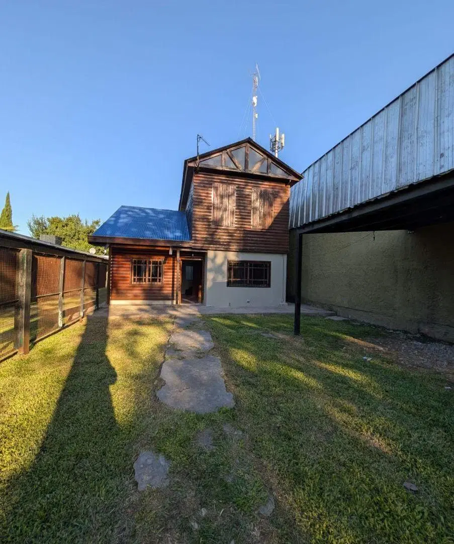 Florencio Varela Bosques Norte Becquer n° 669 vivienda de 3 dormitorios 1