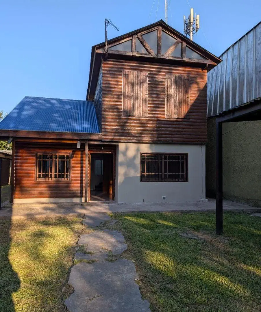 Florencio Varela Bosques Norte Becquer n° 669 vivienda de 3 dormitorios 5