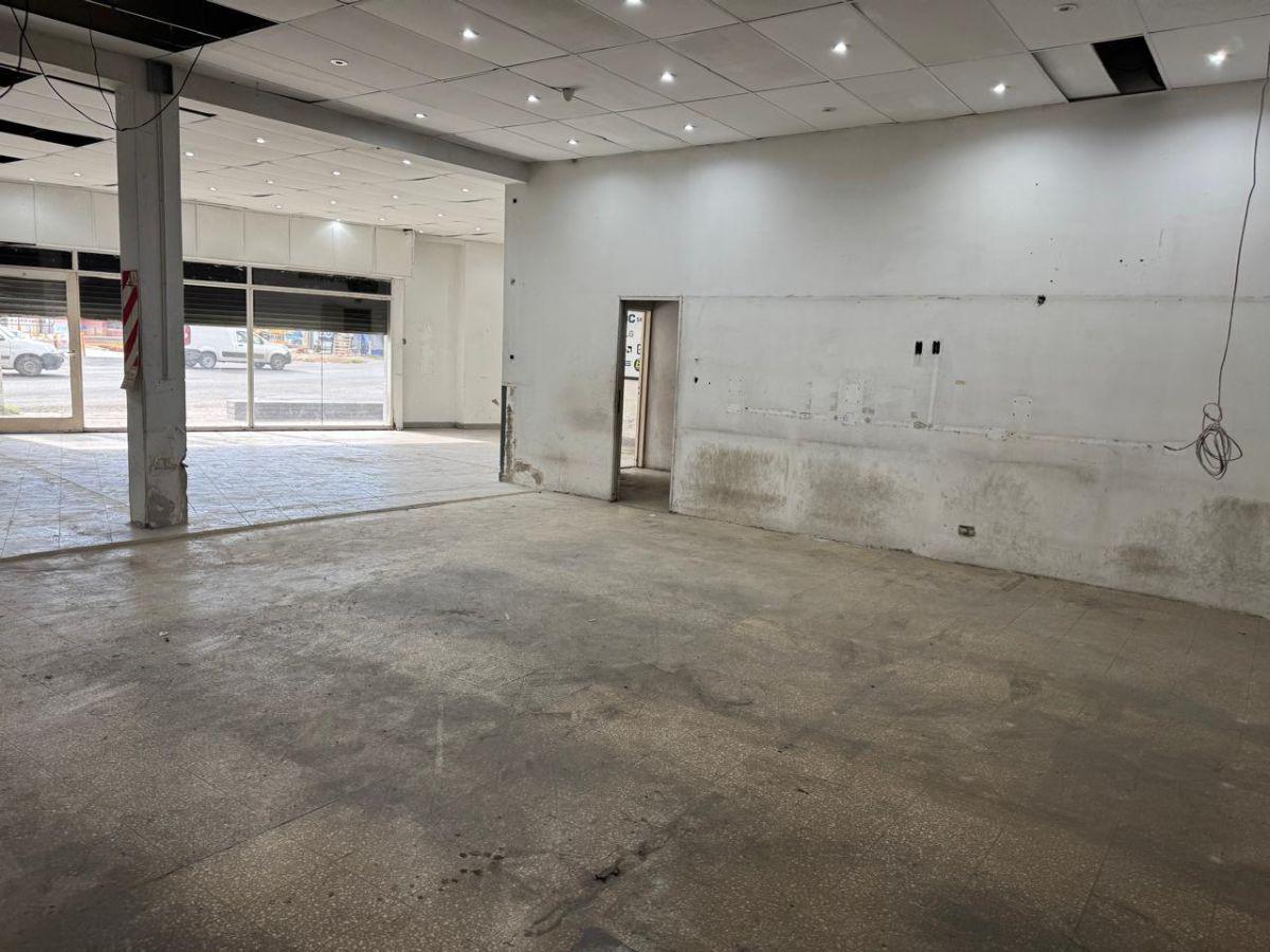 Foto de Alquiler salon Comercial Camino General Belgrano y CaLLE 850 a mts de, imagen 4