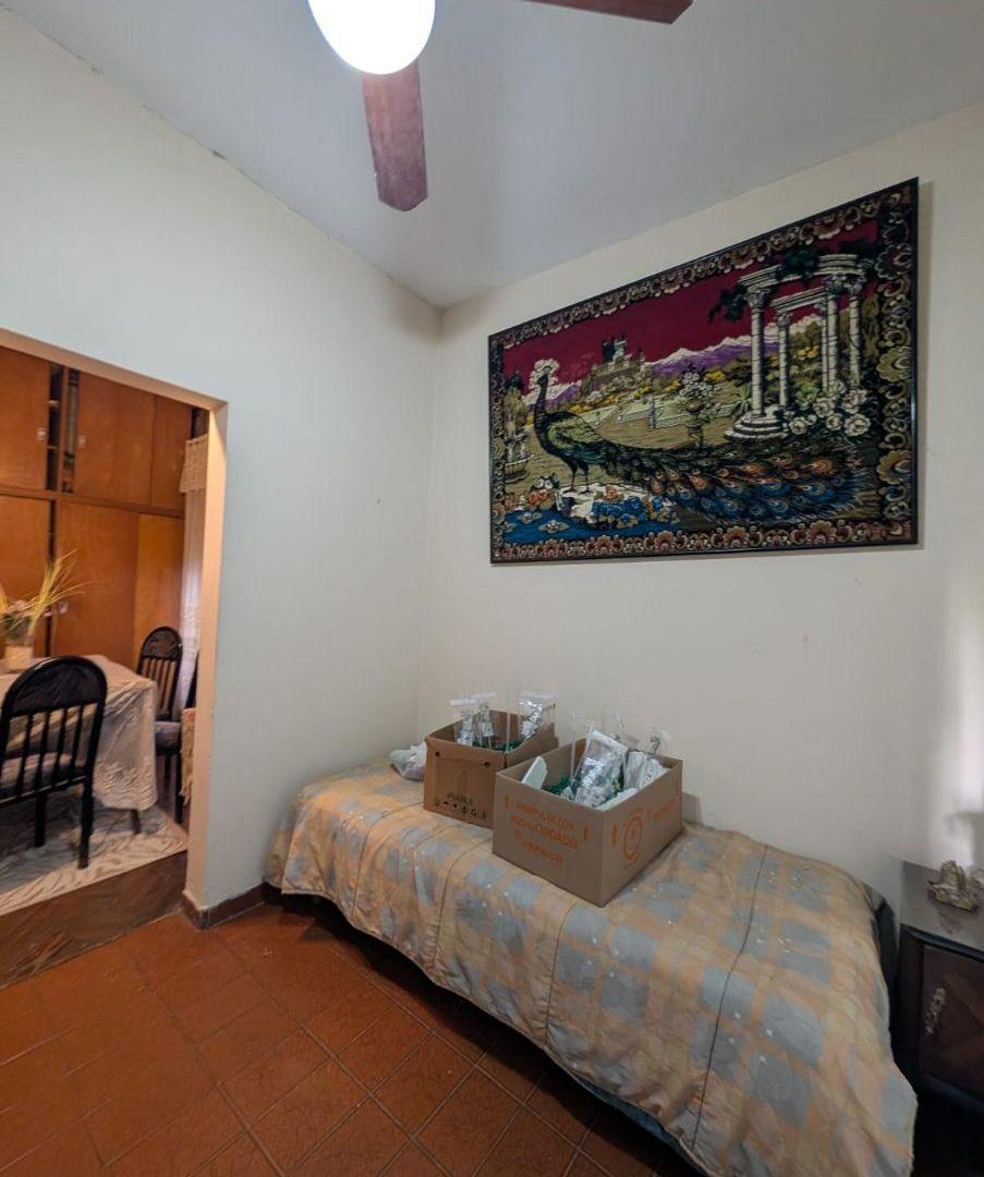 Foto de Venta Quilmes calle 855 Chalet en 2 plantas a 50 mts de 2 avenidas, imagen 2