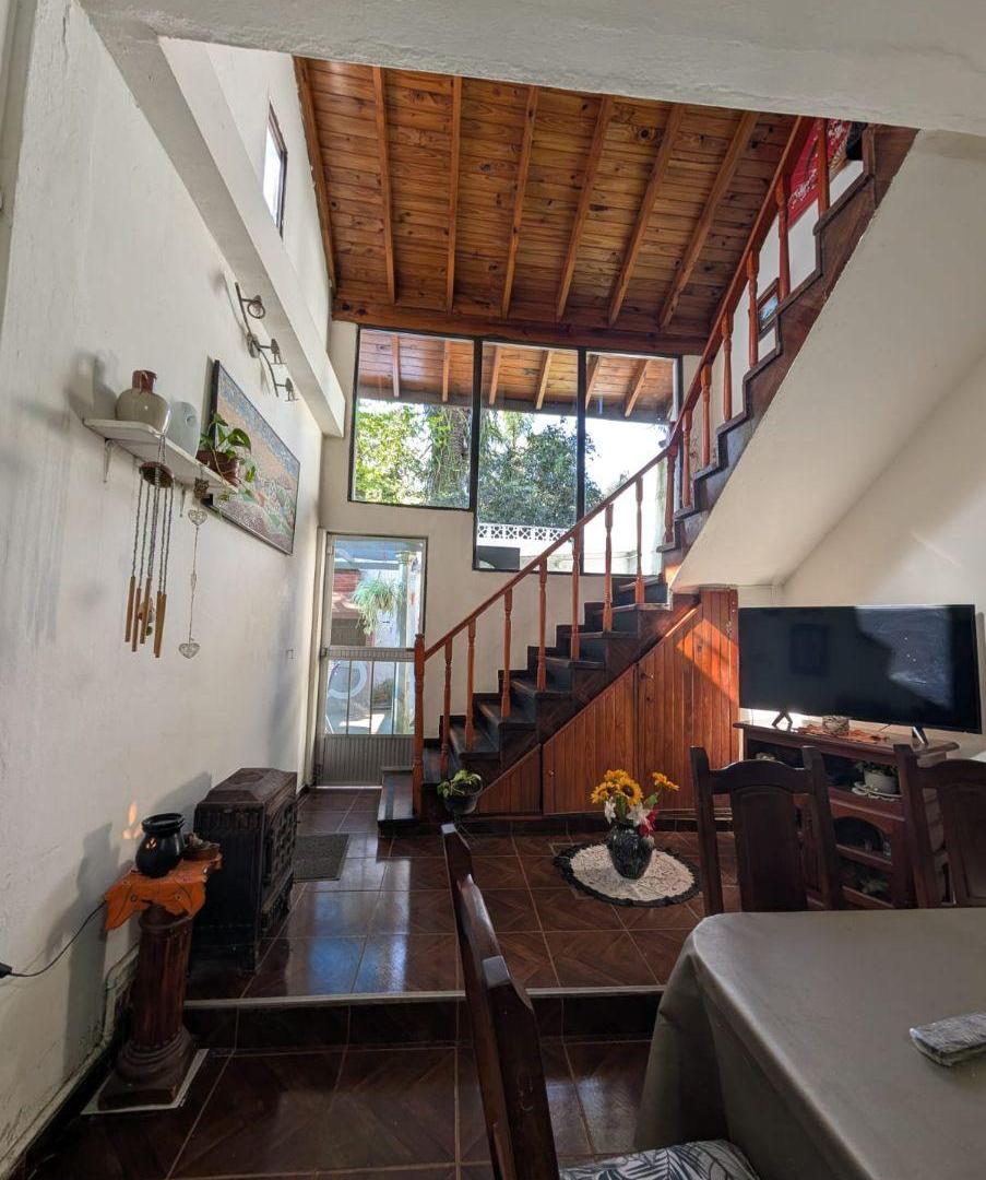 Foto de Venta Quilmes calle 855 Chalet en 2 plantas a 50 mts de 2 avenidas, imagen 5