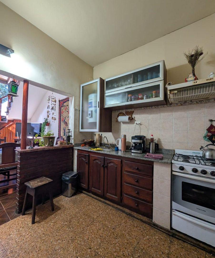 Foto de Venta Quilmes calle 855 Chalet en 2 plantas a 50 mts de 2 avenidas, imagen 1