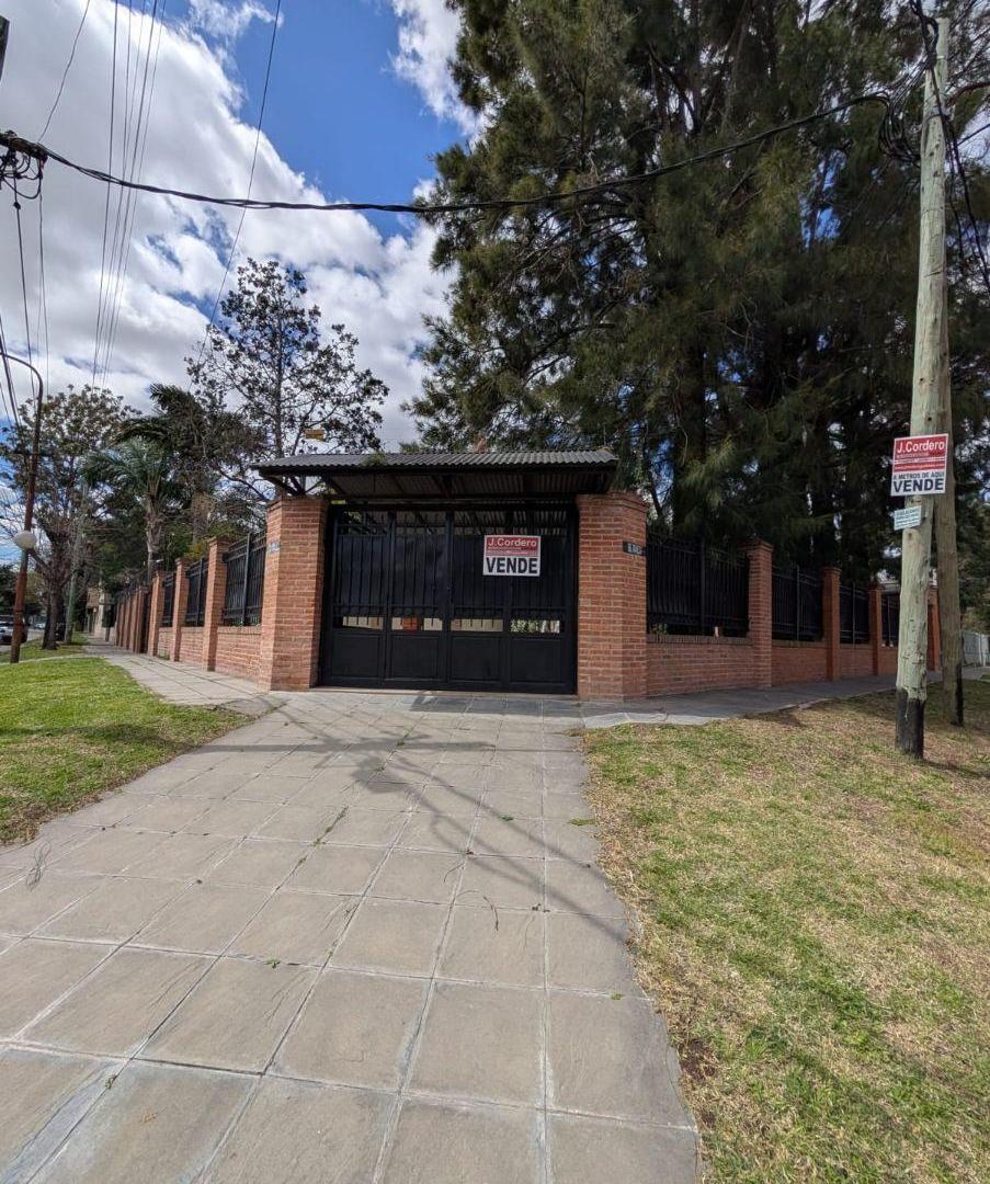 Foto de Quilmes Barrio Parque Calchaqui J. Blanco (383) 4310 Chalet en 2, imagen 1