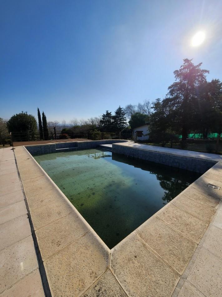 Complejo de Cabañas, Salon de Comedor, Casa Principal, Piscina y Salon Comercial Sobre Ruta 1