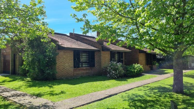 Casa con 3 dormitorios en venta con 337 m² totales en Caisamar
