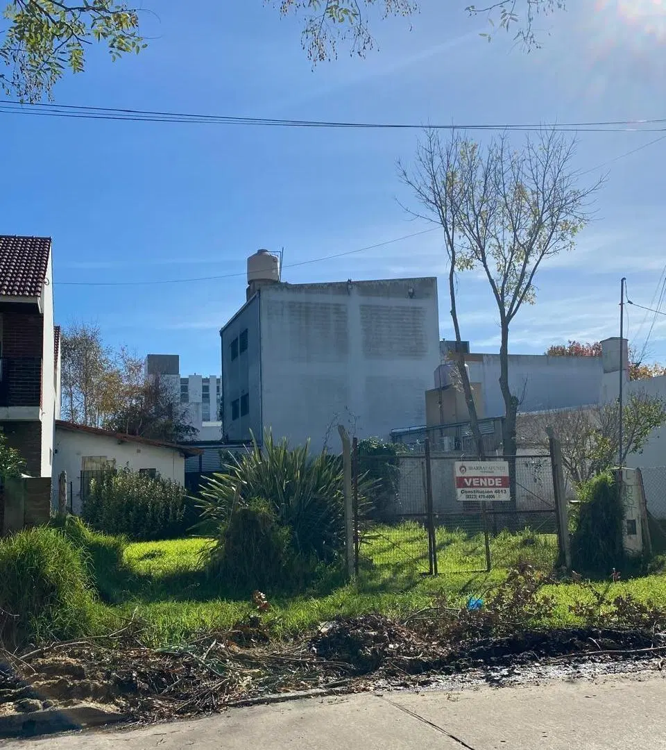 Terreno de 225 m² en venta en Parque Luro 4