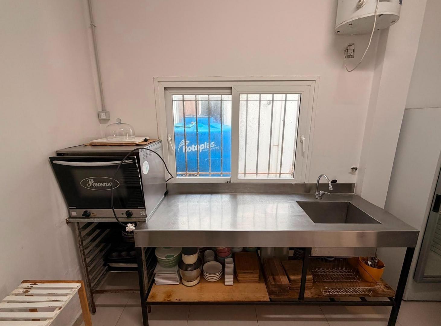 Foto de Local comercial en Alquiler en Barrio La Perla Norte, imagen 3