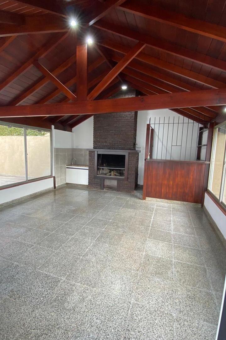 Foto de Casa en Alquiler en Parque Luro, imagen 5