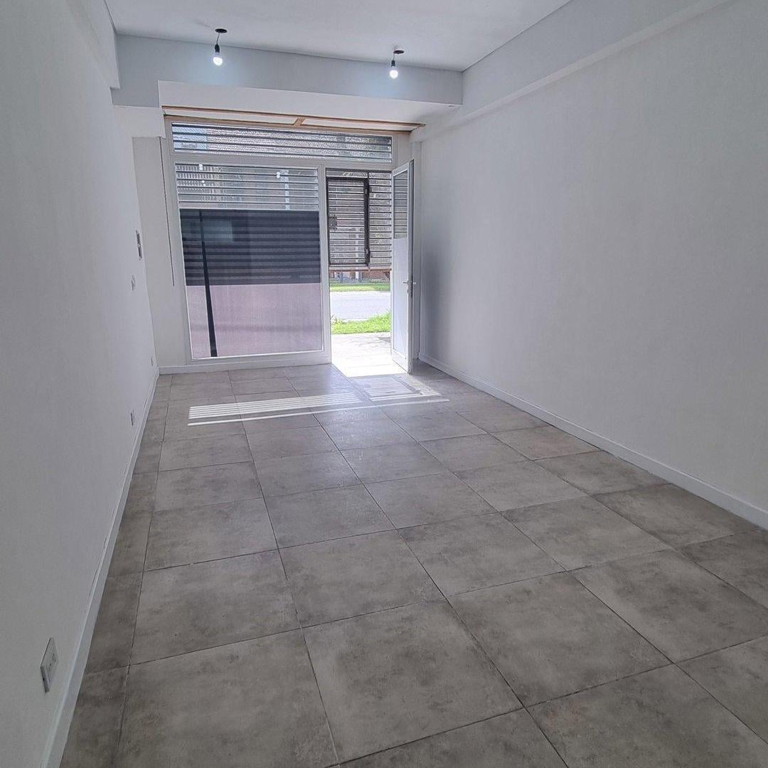 Foto de Local comercial en Alquiler en Constitución, imagen 1