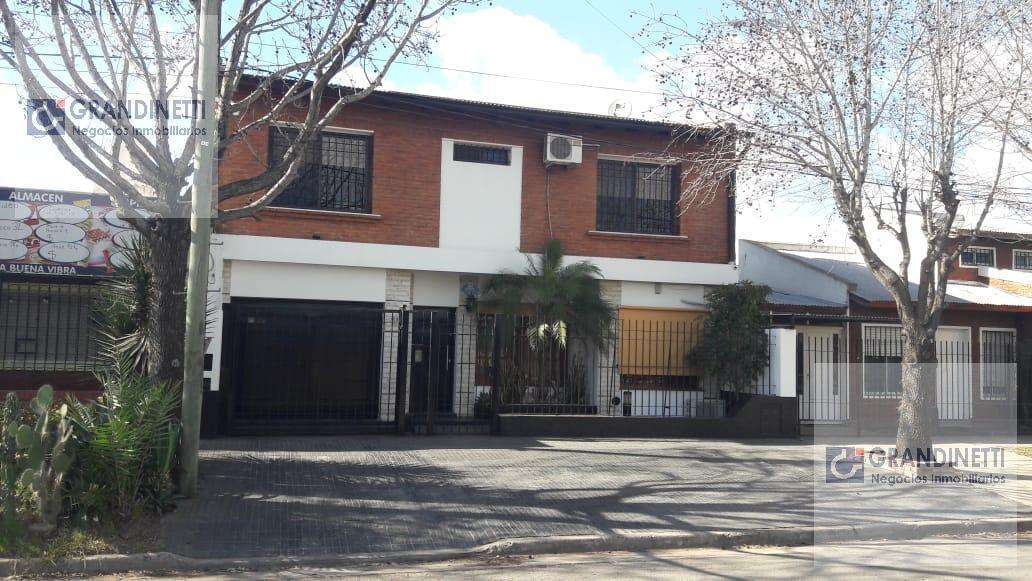Foto de Casa con piscina en Fisherton, imagen 1