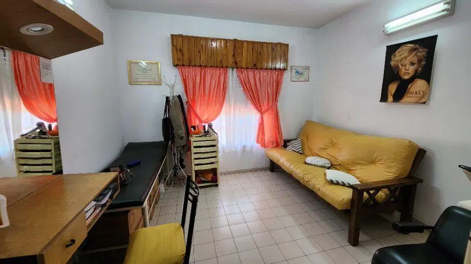 Casa en alquiler frente al parque industrial de Almirante Brown!! 4