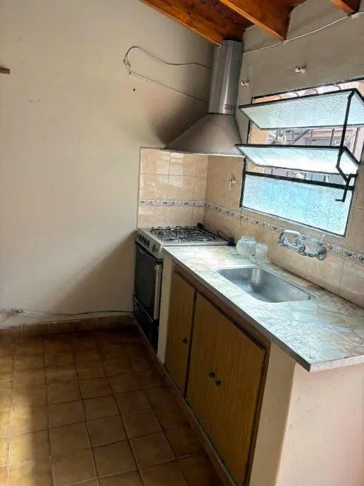 Chalet en alquiler a 4 cuadras de Avenida Espora 3