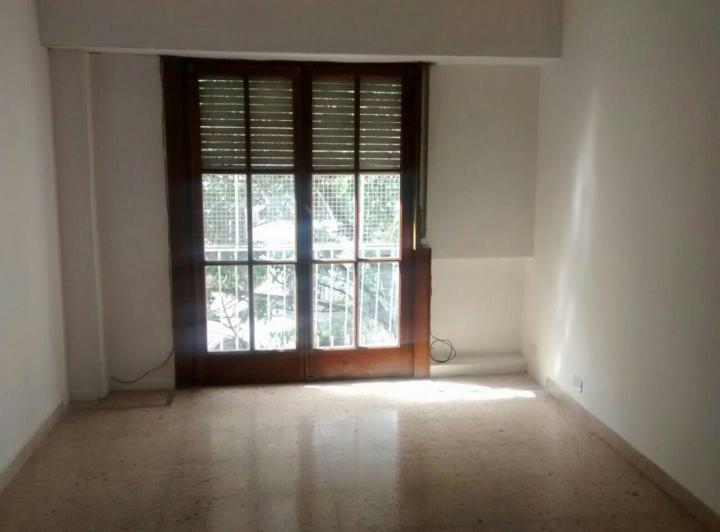 Departamento de 4 ambientes al frente con balcón 2