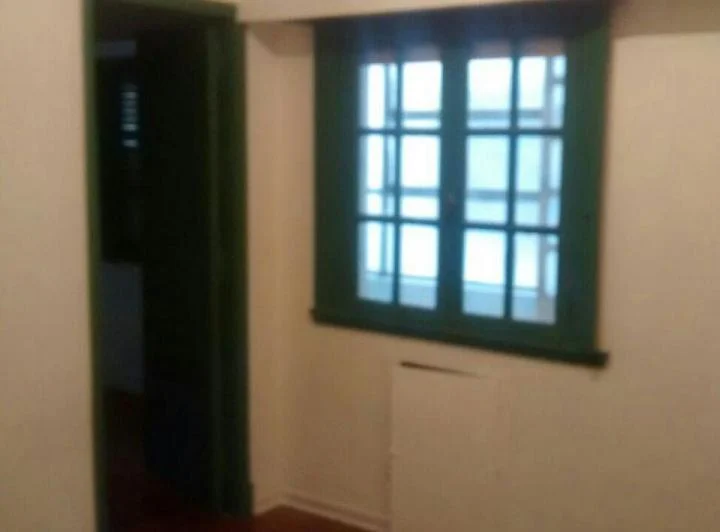 Departamento de 4 ambientes al frente con balcón 1