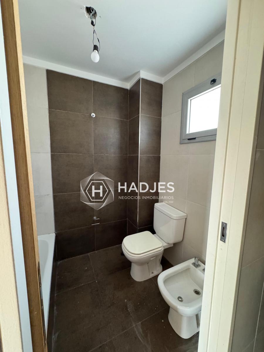 EXCELENTE DEPARTAMENTO COCHERA Y BAULERA QUILMES