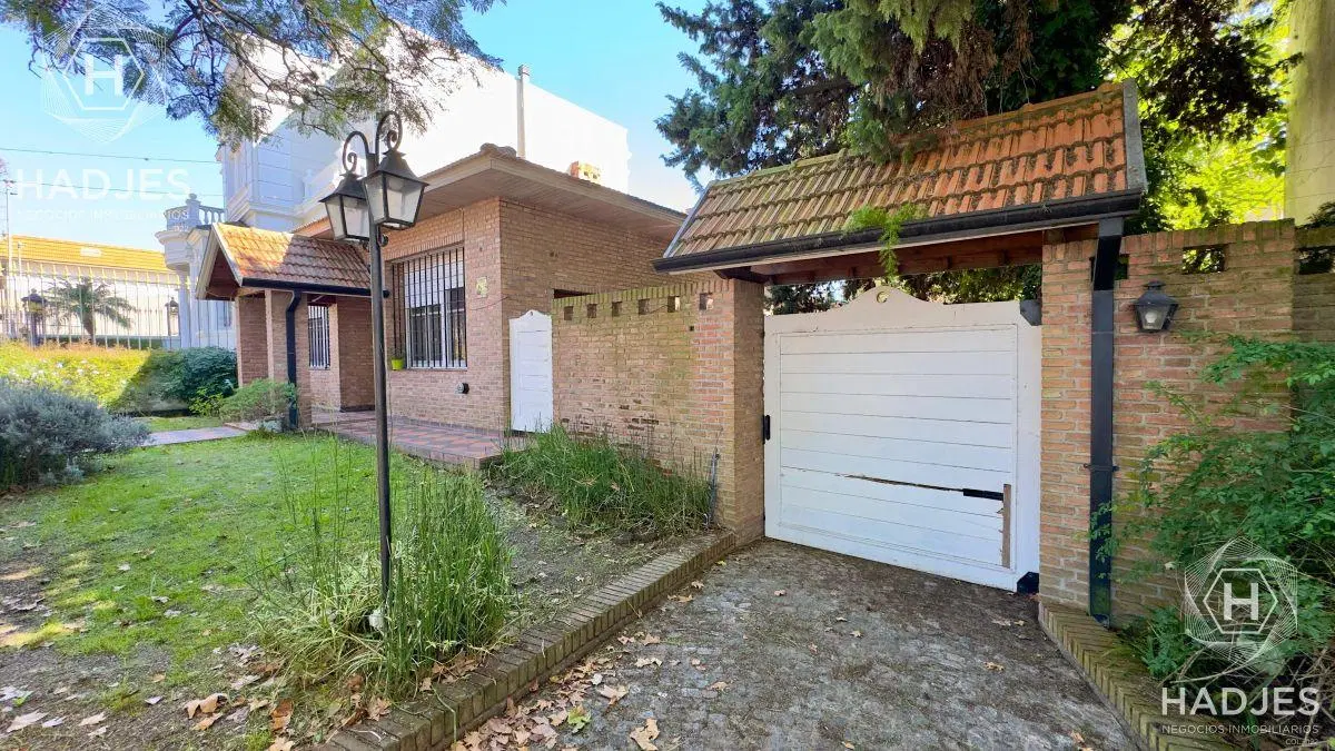 VENTA CASA 5 AMBIENTES CON GRAN PARQUE 917m2 Quilmes 3