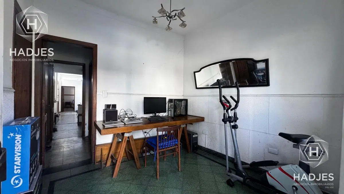 CASA de 4 ambientes, excelente para vivienda o inversion en zona de crecimiento 4
