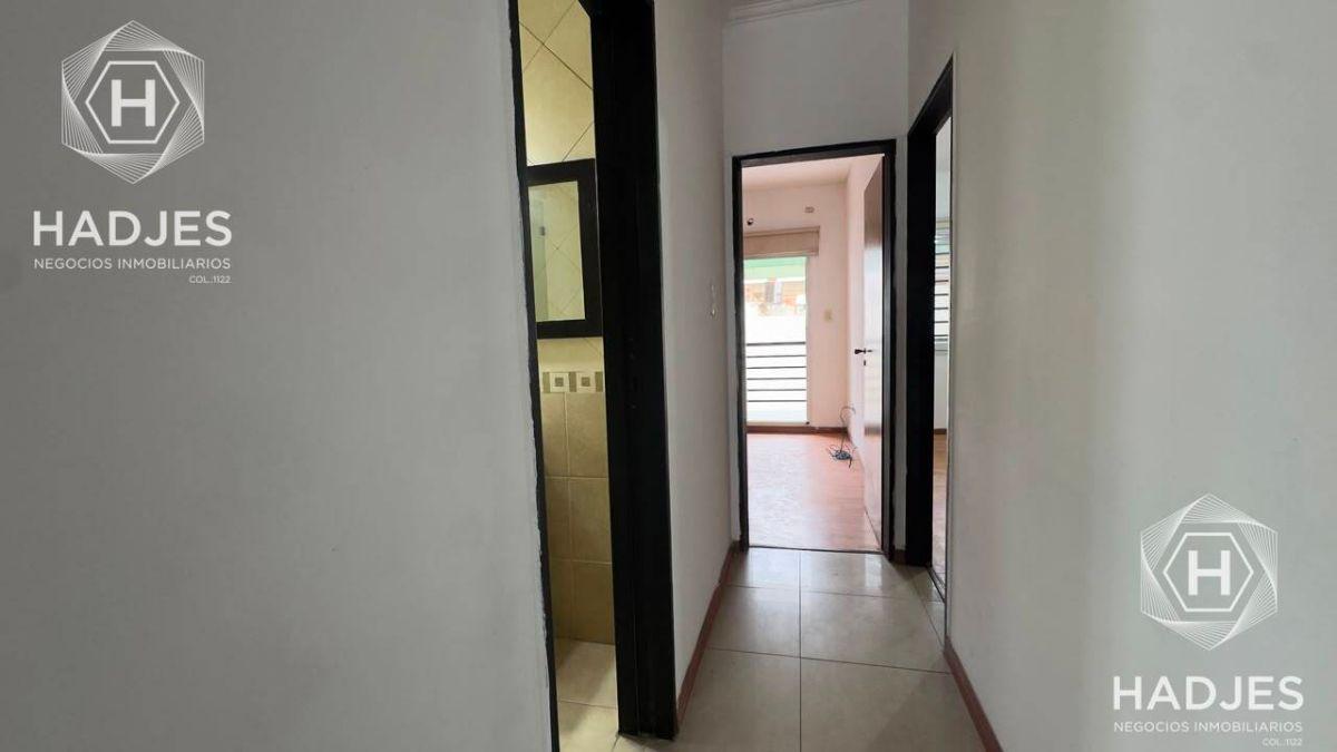 Foto de DEPARTAMENTO a la venta semipiso, tres ambientes, con dos balcones en, imagen 1