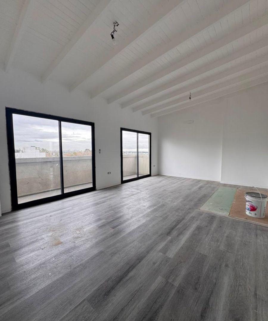 Foto de Departamento 3 ambientes con terraza propia Bernal, imagen 2
