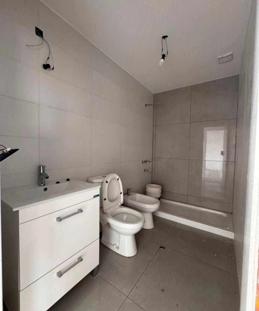 Foto de Departamento 3 ambientes con terraza propia Bernal, imagen 4