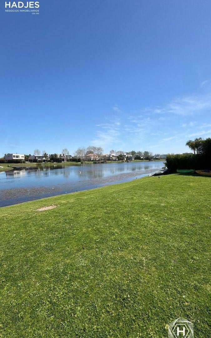 Foto de LOTE A LA LAGUNA EN VENTA BARRIO PRIVADO LOS TRONCOS, imagen 2