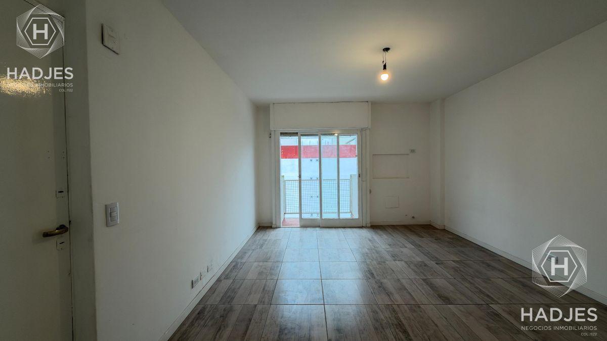 Foto de Venta Monoambiente refaccionado Centro Quilmes, imagen 3