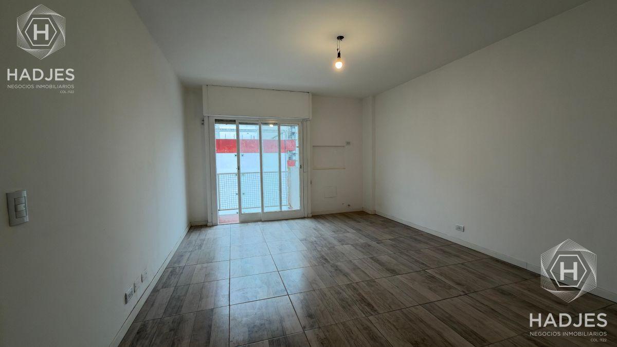 Foto de Venta Monoambiente refaccionado Centro Quilmes, imagen 2