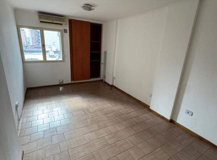MONOAMBIENTE EN BARRIO ALBERDI EXP BAJAS 3