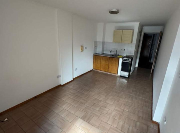 MONOAMBIENTE EN BARRIO ALBERDI EXP BAJAS 1