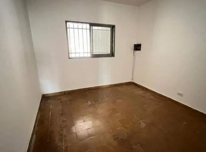 CASA DE 3 DORMITORIOS Y PATIO EN BARRIO MARQUES DE SOBREMONTE 4