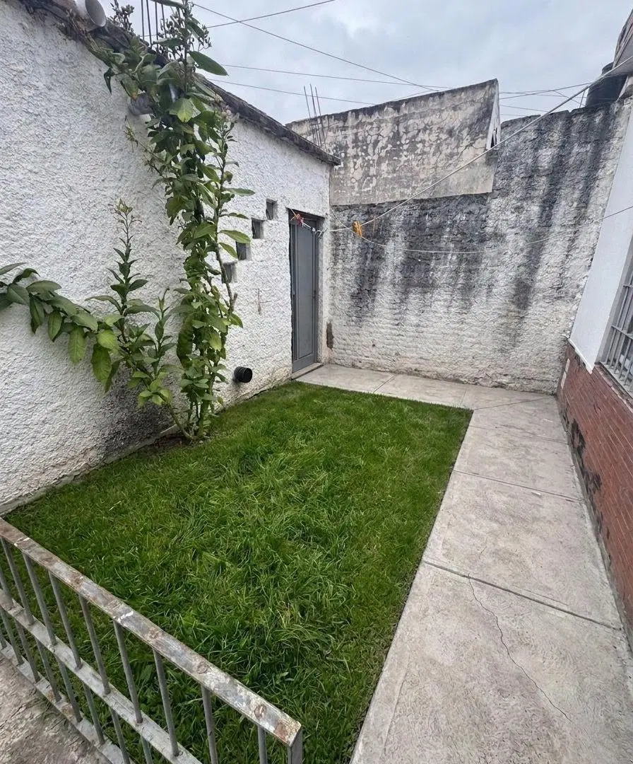 ALQUILER CASA GENERAL BUSTOS--2 DORMITORIOS-- COCHERA--PATIO 5