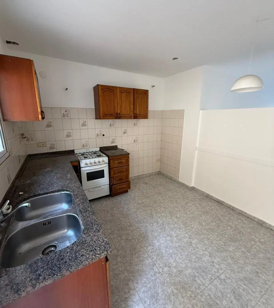 DEPARTAMENTO DE 2 DORMITORIOS PATIO BARRIO VILLA CABRERA 5