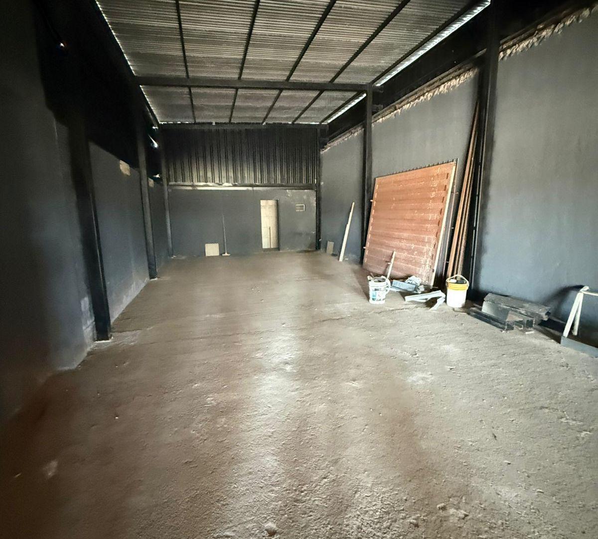 Foto de LOCAL GALPON COMERCIAL EN ALQUILER BARRIO PUEYRREDÓN, imagen 3