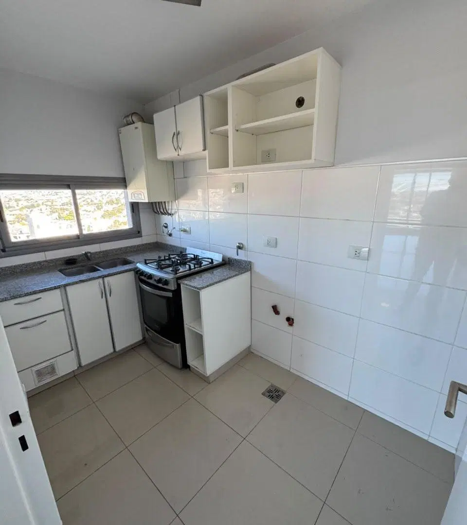 DEPARTAMENTO CON BALCON BARRIO CENTRO 2