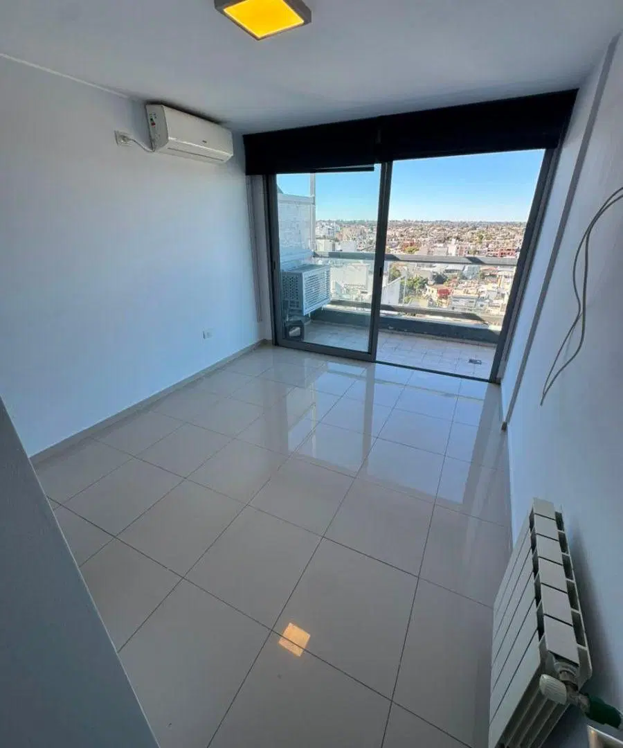 DEPARTAMENTO CON BALCON BARRIO CENTRO 8