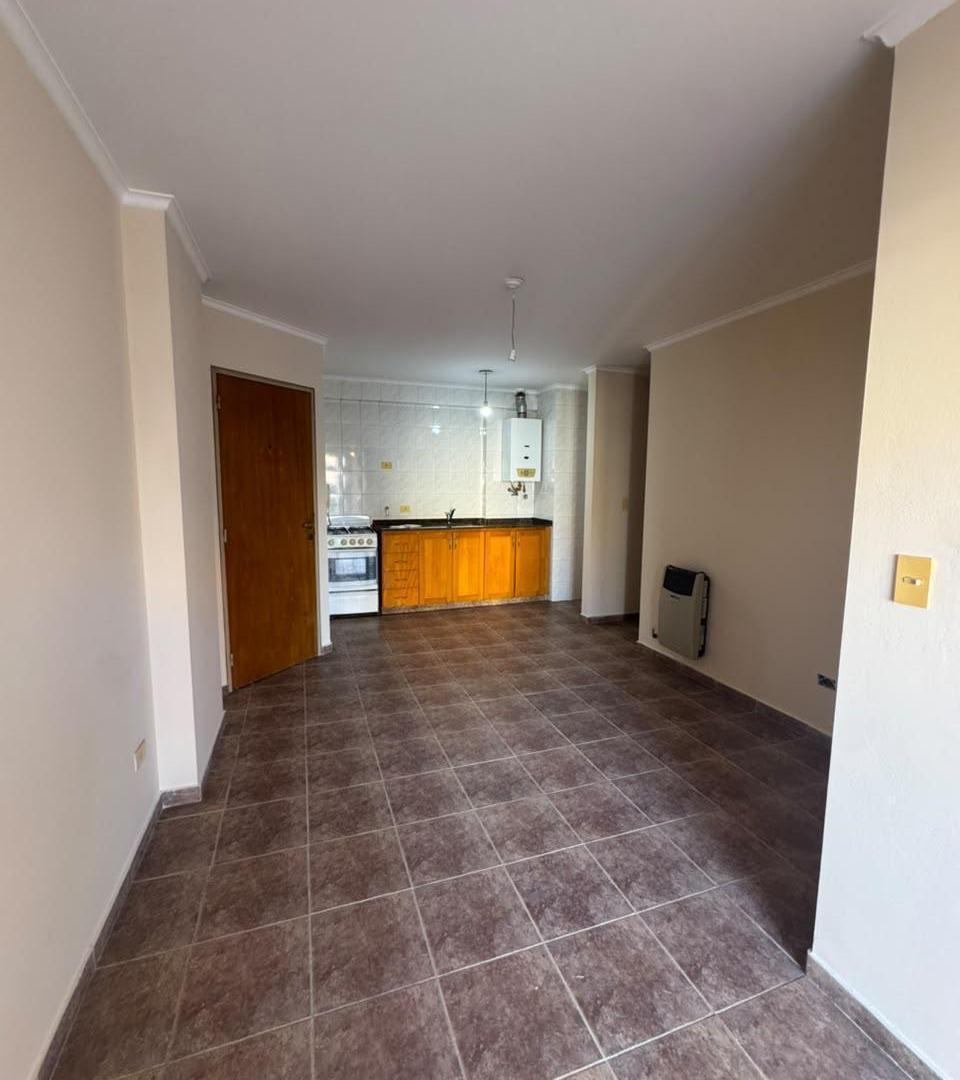 Foto de DEPARTAMENTO A MEDIA CUADRA DEL PATIO OLMOS. 1 DORMITORIO CON BALCÓN, imagen 1