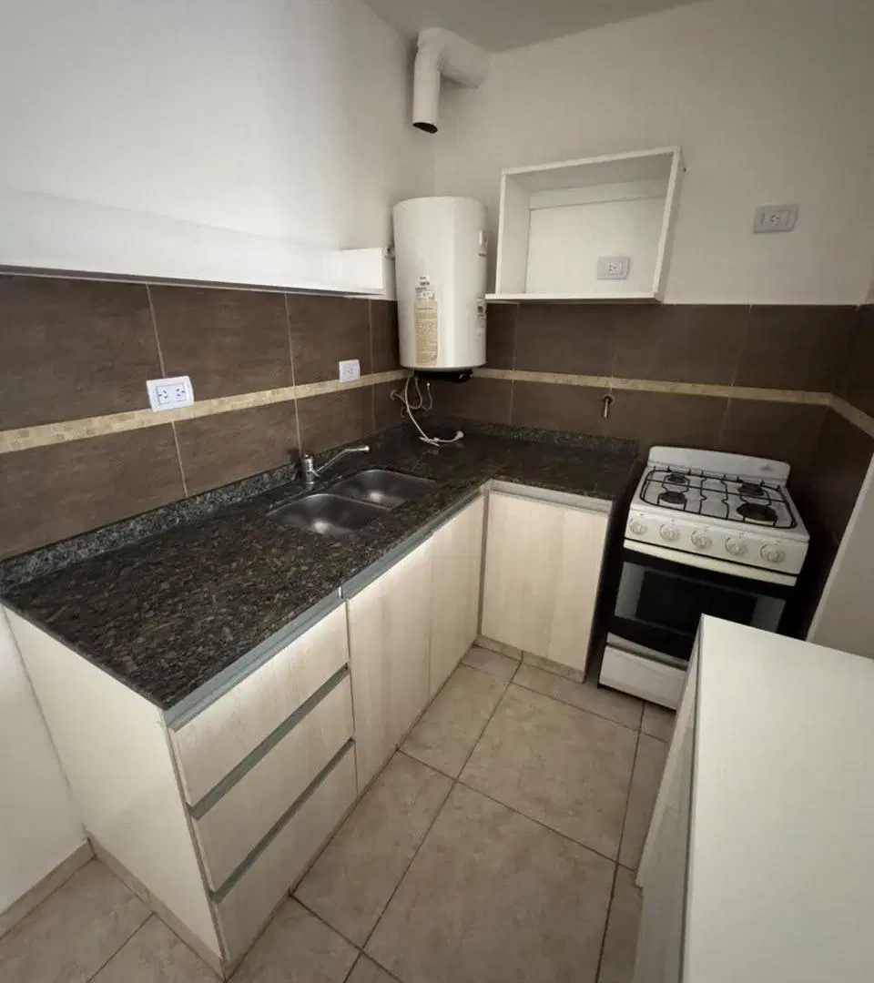 DEPARTAMENTO EN ALQUILER 1 DORMITORIO -- BALCON CON ASADOR -- ALBERDI 2