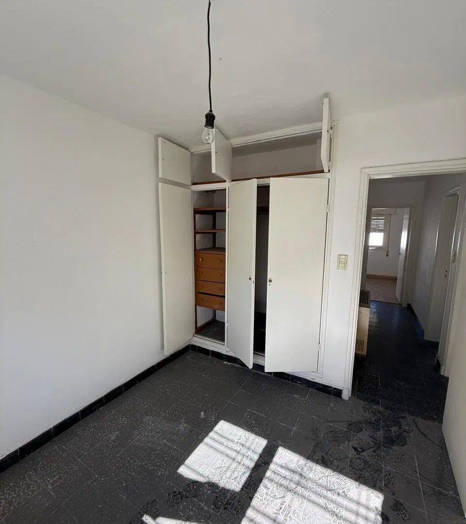 CASA EN ALQUILER 3 DORMITORIOS CON COCHERA BARRIO LOS PARAÍSOS 3
